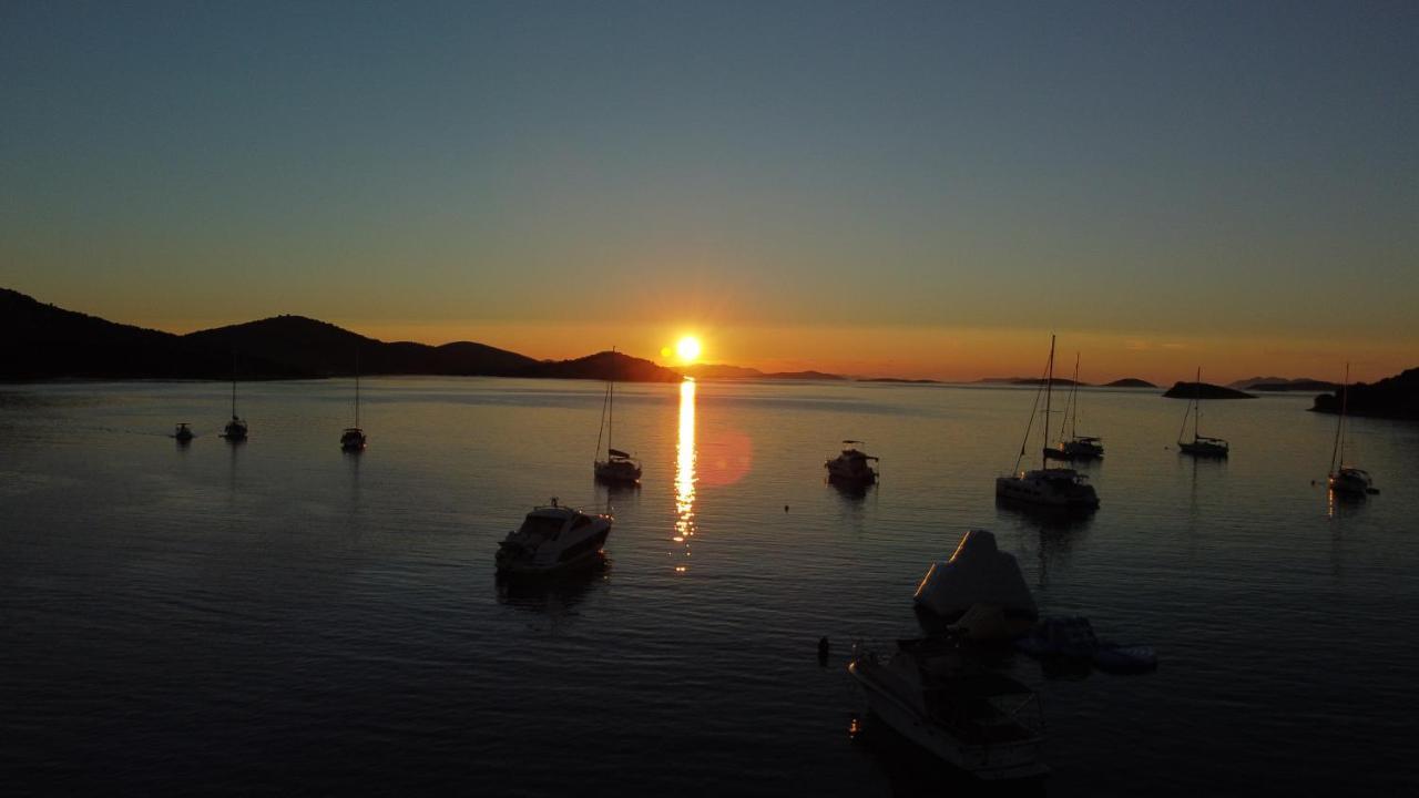 Beach House Danica: Kornati Island Resort with Pool and Transport Pristanisce Exterior photo