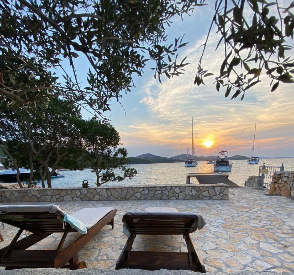 Beach House Danica: Kornati Island Resort with Pool and Transport Pristanisce Exterior photo