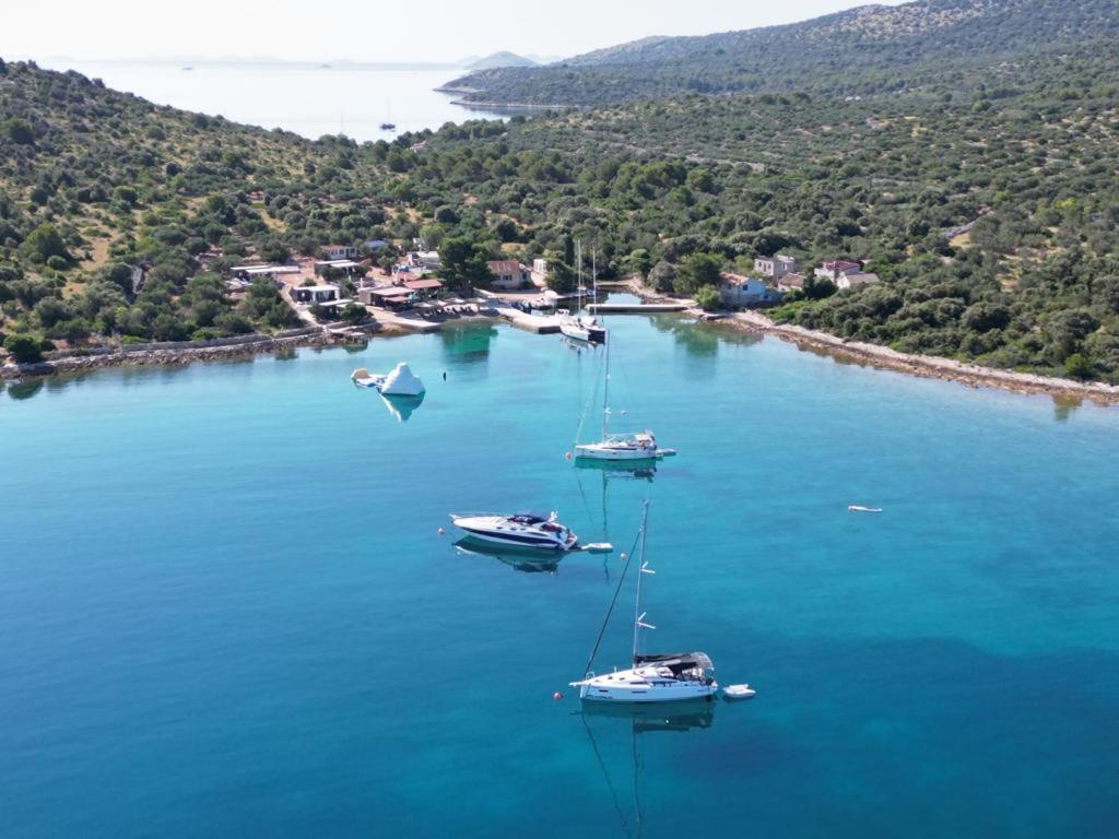 Beach House Danica: Kornati Island Resort with Pool and Transport Pristanisce Exterior photo