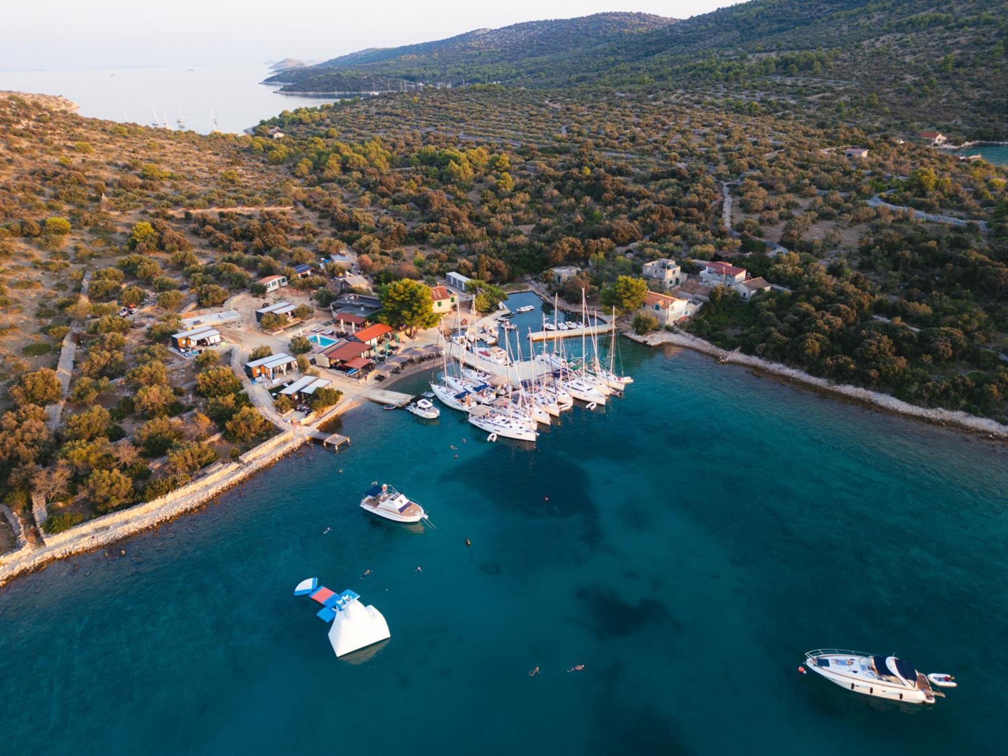 Beach House Danica: Kornati Island Resort with Pool and Transport Pristanisce Exterior photo
